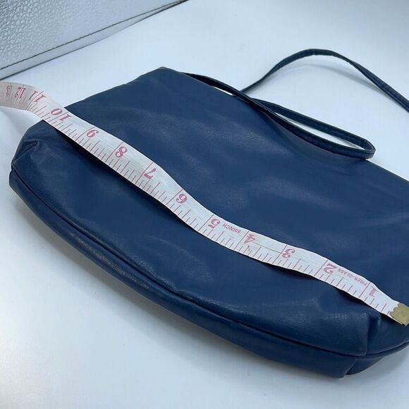 Vintage faux leather blue bow shoulder bag. - Picture 7 of 9